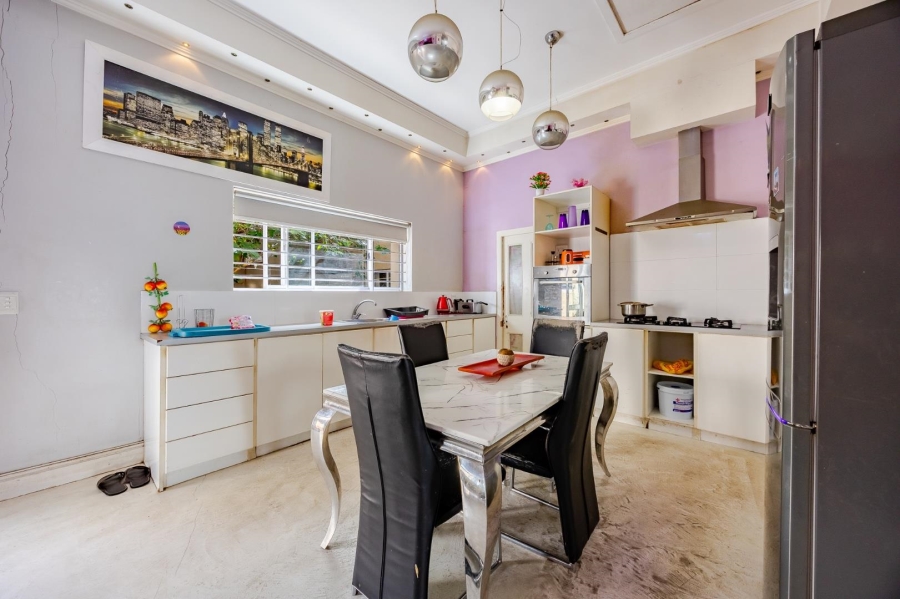6 Bedroom Property for Sale in Woodstock Western Cape